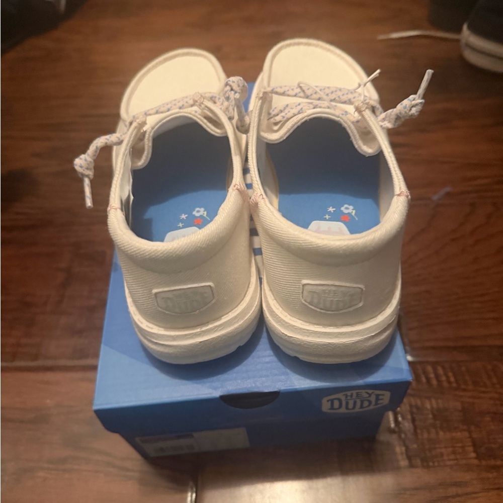 NWT Kids Hey Dudes Casual Lace-Up Shoe​​ - Picture 5 of 7